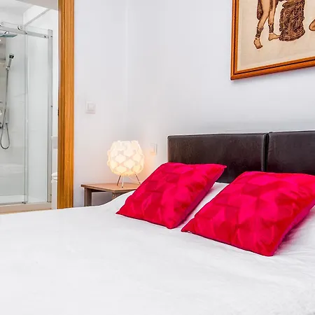 Three-Bedroom Apartment Frailes *