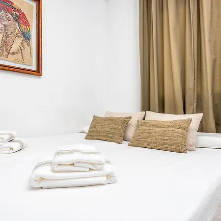 Three-Bedroom Apartment Frailes *
